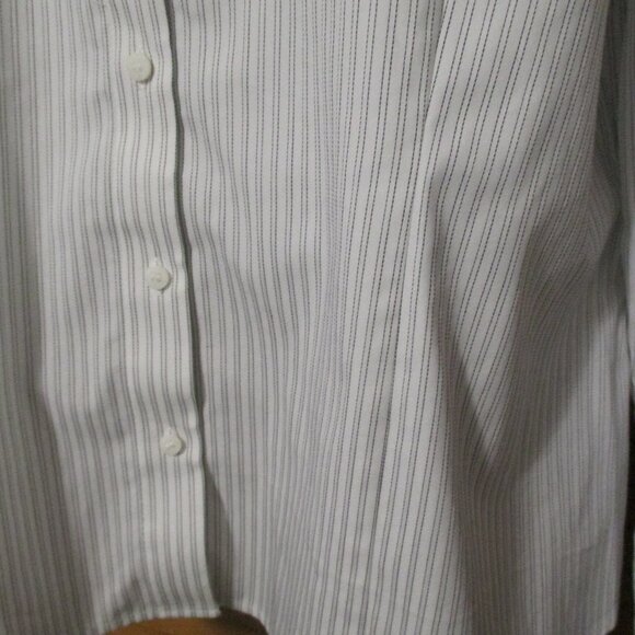 Worthington top NEW button down stretch, white w/black vertical lines size 18 - Picture 6 of 11